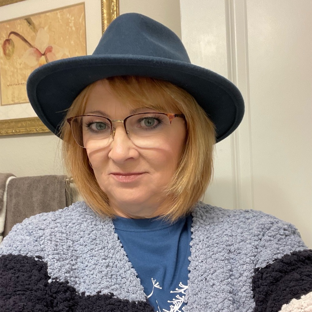 Meet your Posher, Juanita